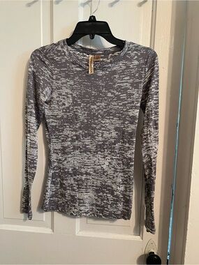 BKE Gray Marbled Long Sleeve Tee